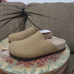 Amazon Essentials Women's Tan Suede Slip-On Mules Size 9